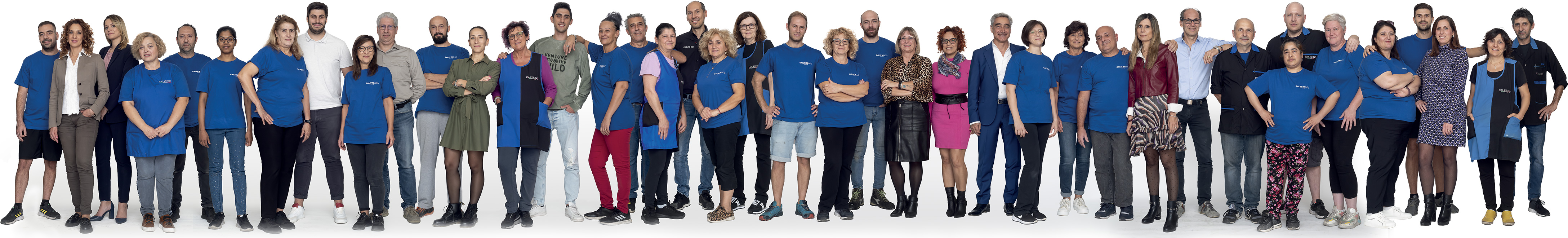 Foto di gruppo con tutti i membri del team